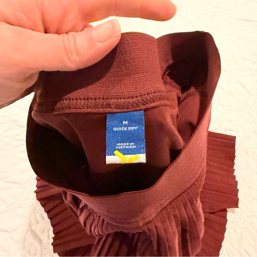 Old Navy Burgundy Pleated Mini Skirt - Picture 2 of 3